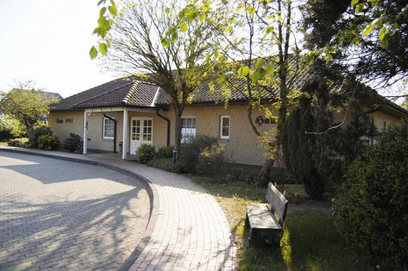 Отель Salz & Pfeffer Im Gasthaus Frorup Эферзее Экстерьер фото